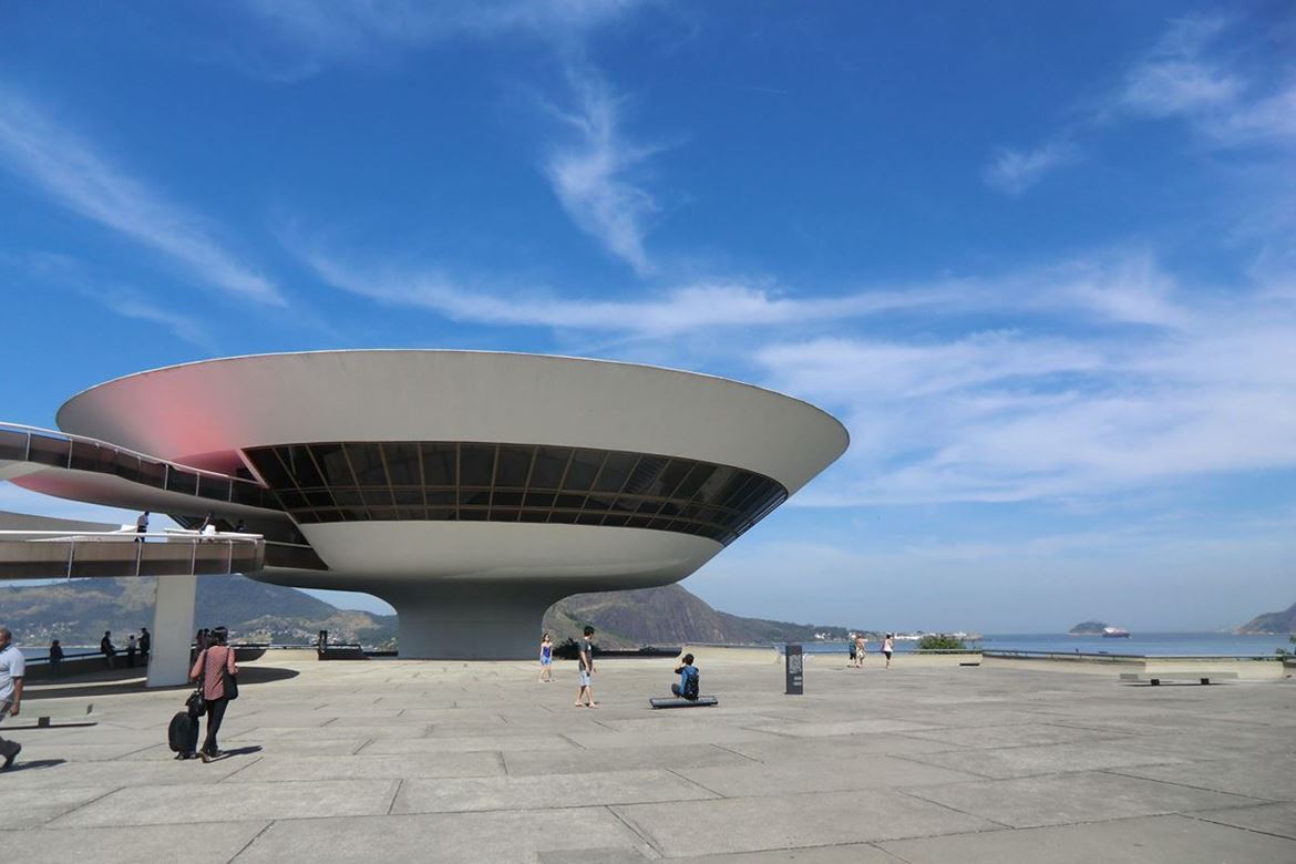 Niteroi Çağdaş Sanat Müzesi - Oscar Niemeyer