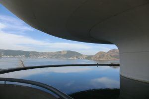 Niteroi Çağdaş Sanat Müzesi - Oscar Niemeyer