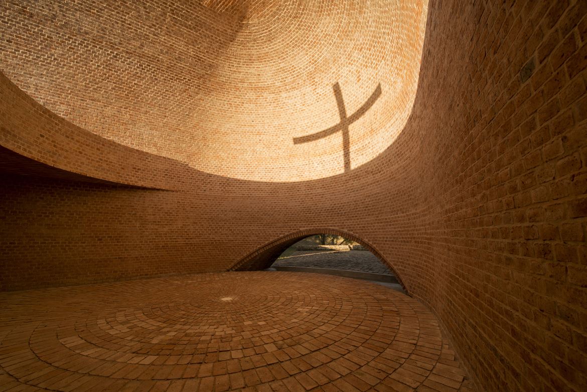 Capilla San Bernardo / Nicolás Campodonico