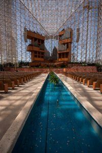 Kristal Katedral / Philip Johnson, John Burgee