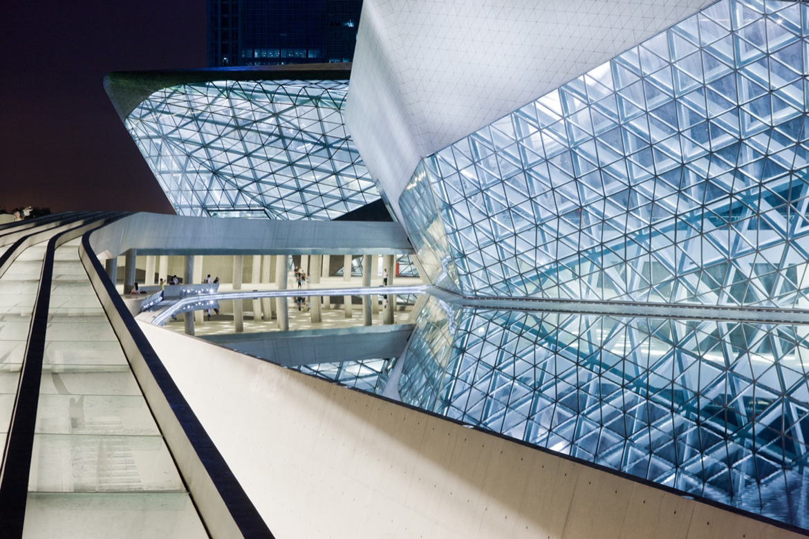 Guangzhou Opera Evi / Zaha Hadid