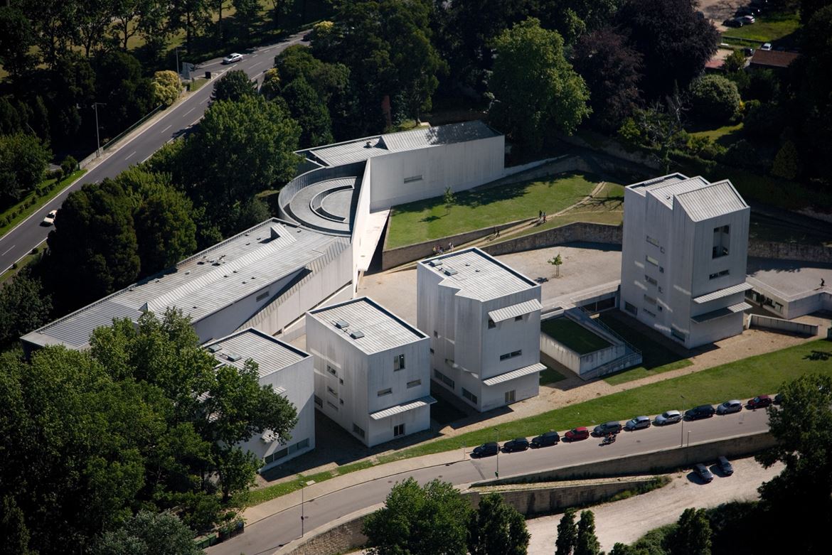 Porto Üniversitesi Mimarlık Fakültesi - Alvaro Siza