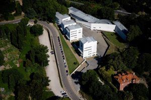 Porto Üniversitesi Mimarlık Fakültesi - Alvaro Siza