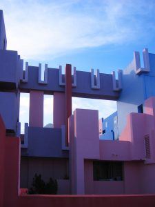 La Muralla Roja (Kırmızı Duvar) / Ricardo Bofill