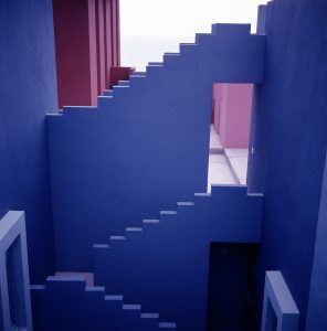 La Muralla Roja (Kırmızı Duvar) / Ricardo Bofill