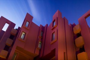 La Muralla Roja (Kırmızı Duvar) / Ricardo Bofill