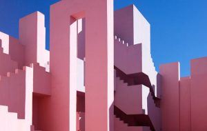 La Muralla Roja (Kırmızı Duvar) / Ricardo Bofill