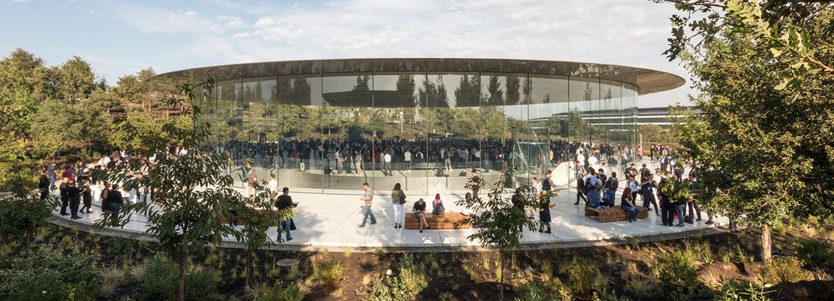 Steve Jobs Tiyatrosu / Foster + Partners