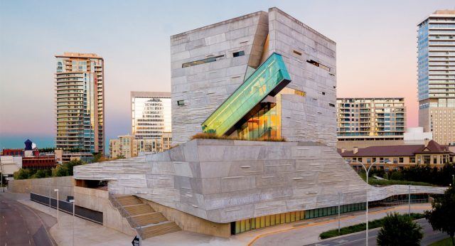 Perot Doğa ve Bilim Müzesi / Morphosis