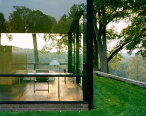 Cam Ev / Philip Johnson
