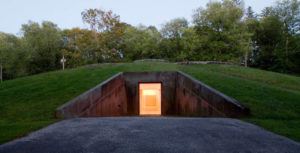 Cam Ev / Philip Johnson