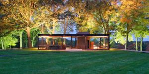 Cam Ev / Philip Johnson