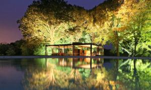 Cam Ev / Philip Johnson