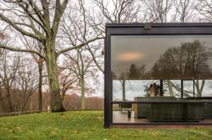 Cam Ev / Philip Johnson