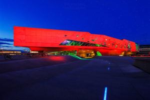 Phaeno Bilim Merkezi / Zaha Hadid