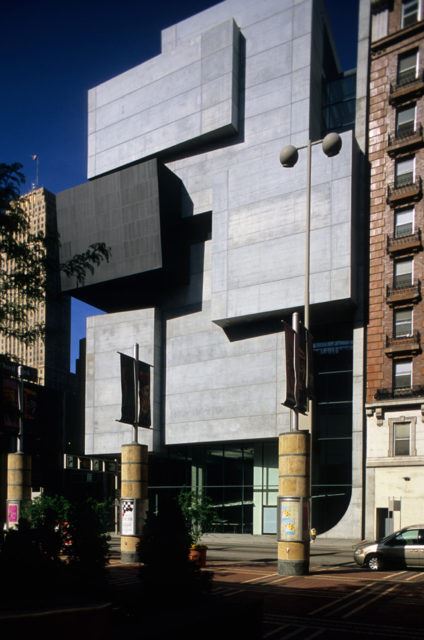 Rosenthal Modern Sanat Merkezi / Zaha Hadid