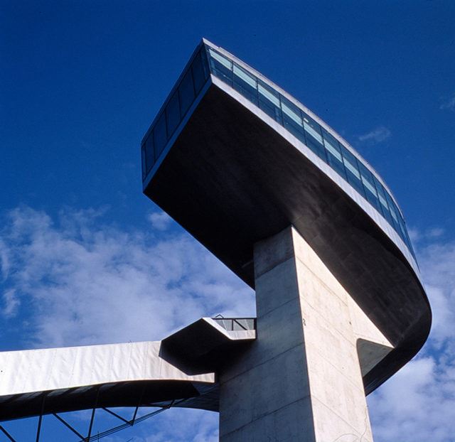 Bergisel Atlama Kulesi - Zaha Hadid Architects