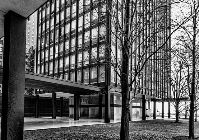 860-880 Lake Shore Drive - Ludwig Mies van der Rohe