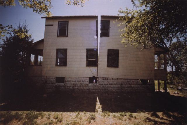 Gordon Matta-Clark splitting