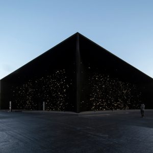 Vantablack Pavilion / Asif Khan