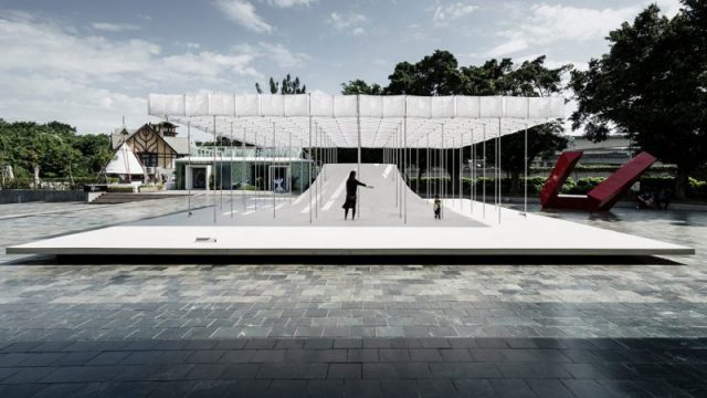 Floating Pavilion / Shen Ting Tseng