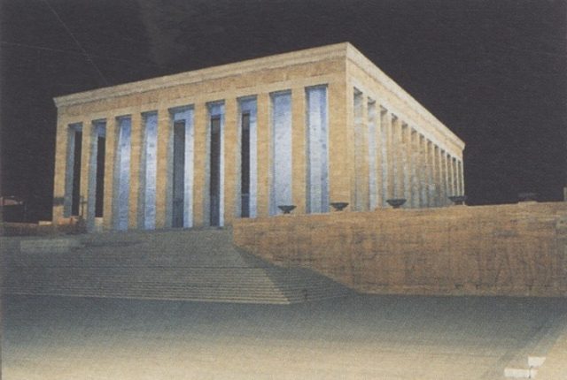 Bruno Taut anıtkabir