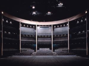 Mito Sanat Kulesi / Atara Isozaki