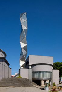 Mito Sanat Kulesi / Atara Isozaki