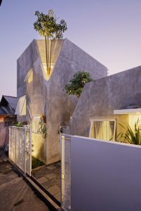 The Twins House / DELUTION