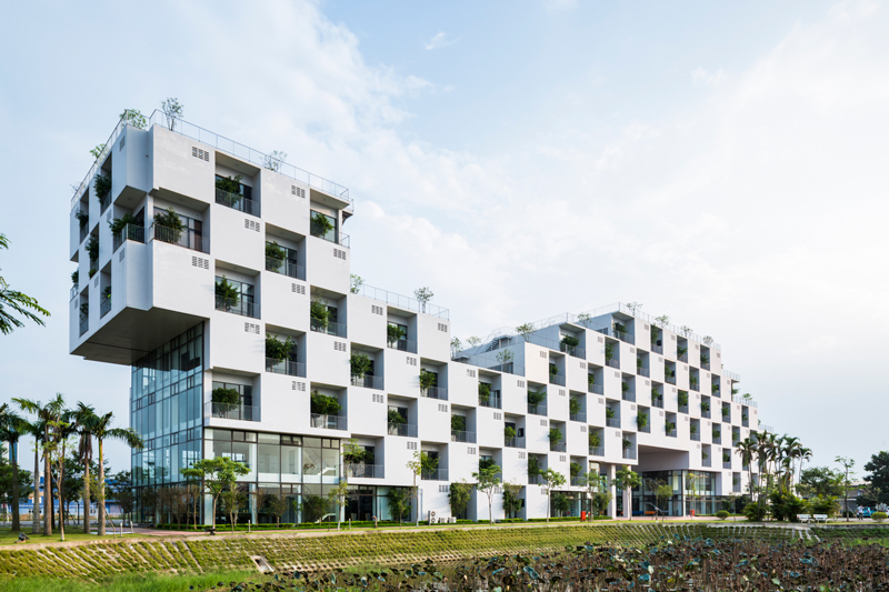 FTP Üniversitesi Yönetim Binası / VTN Architects